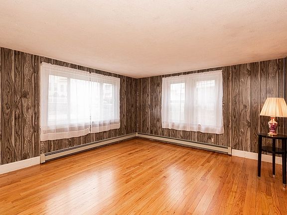 5th image of 205 Malden St