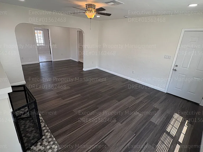 104 S Kincaid St — Photo 4