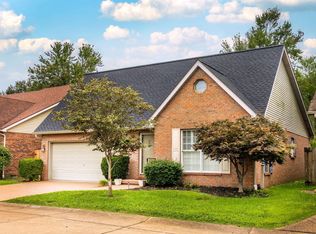 421 Hollybush Ln, Evansville, IN 47715