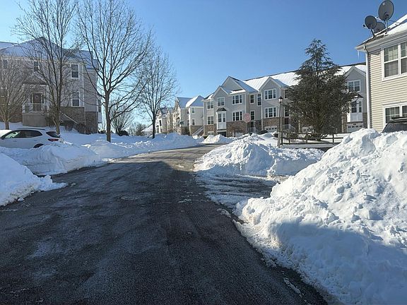 5th image of 12 Black Bear Ct