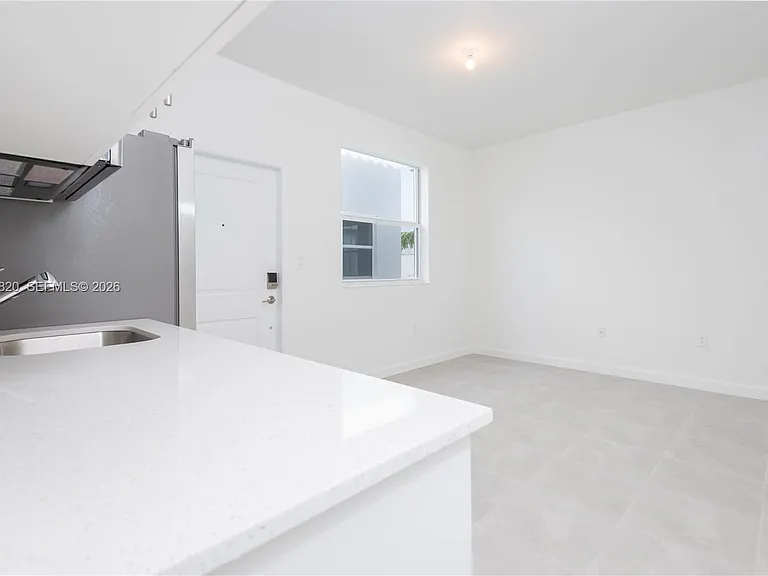 2631 SE 8th Ct #2631 — Photo 6