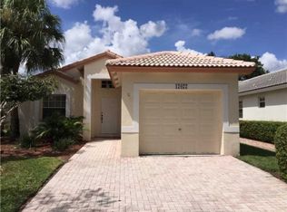 17077 NW 11th St, Pembroke Pines, FL 33028