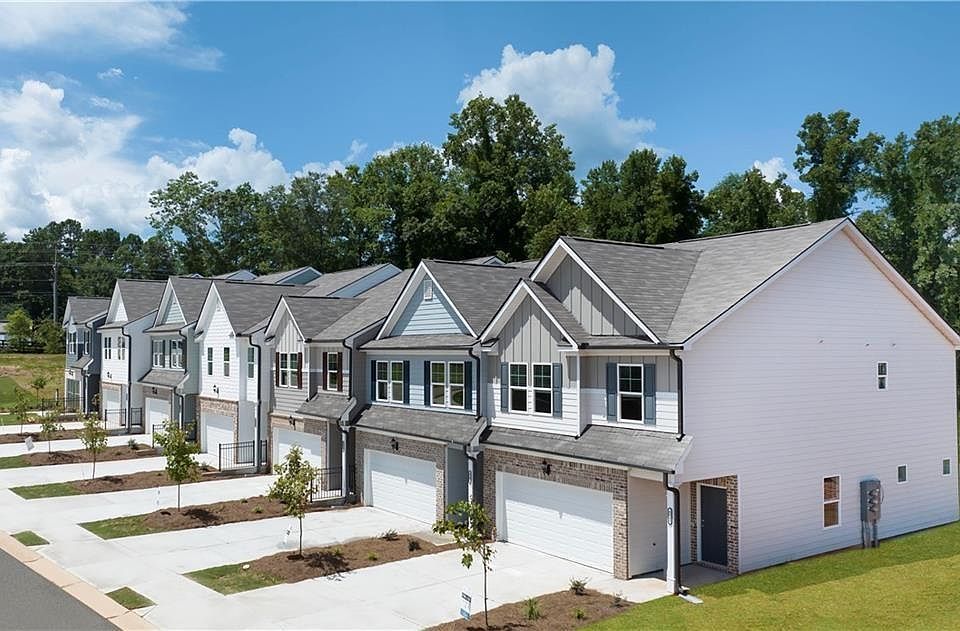 1st image of 0 Fullerton Dr #36