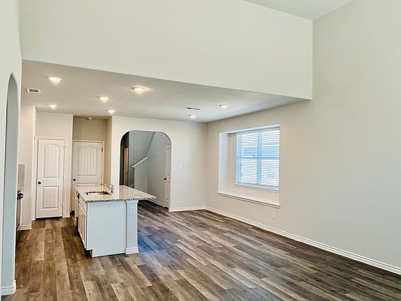 5th image of 8317 White Pine Dr