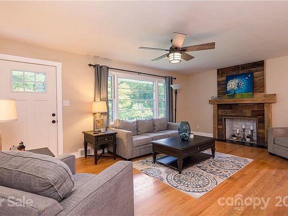 4th image of 33 Pinehurst Rd #34
