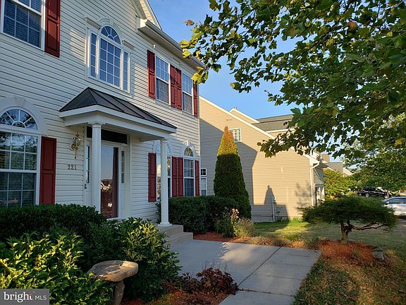 2nd image of 221 Rebecca Dr