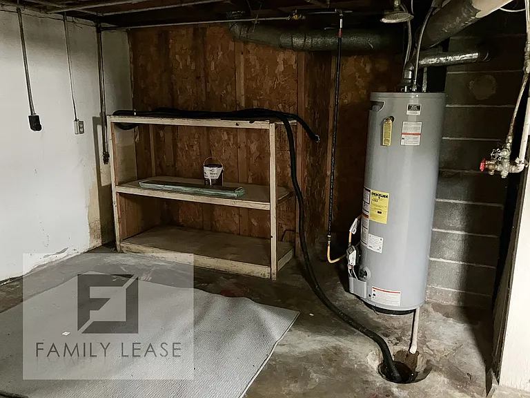 1087 N Summit Ave — Photo 15