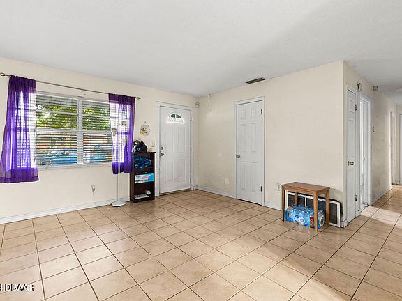 4th image of 1808 Green Pl