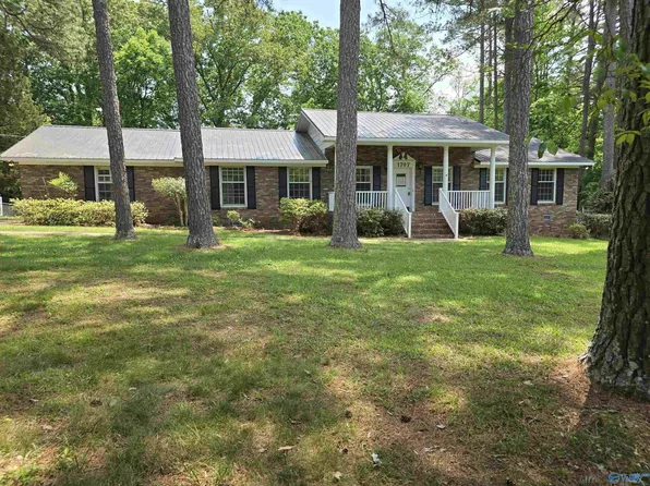 1707 Proctor Dr, Scottsboro, AL 35769