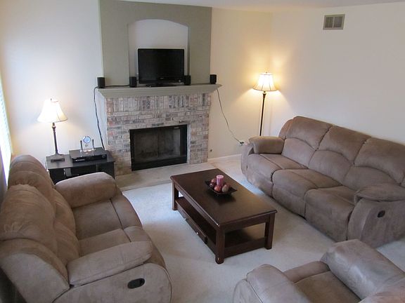 4th image of 974 Tallgrass Dr