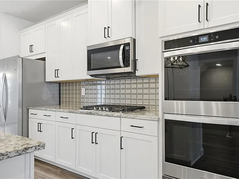 407 Lincoln St — Photo 20