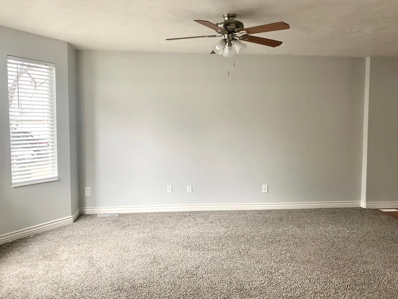 3 bed, 1.5 bath, 1400 sqft, $1,700 — Photo 3