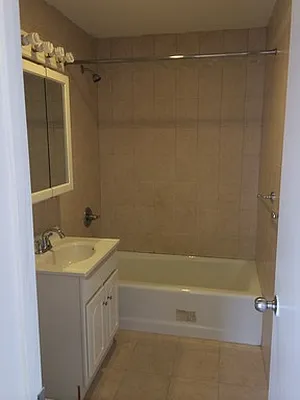 Rented by Big Square Realty LLC | media 10