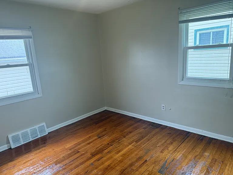 15608 Walvern Blvd — Photo 10
