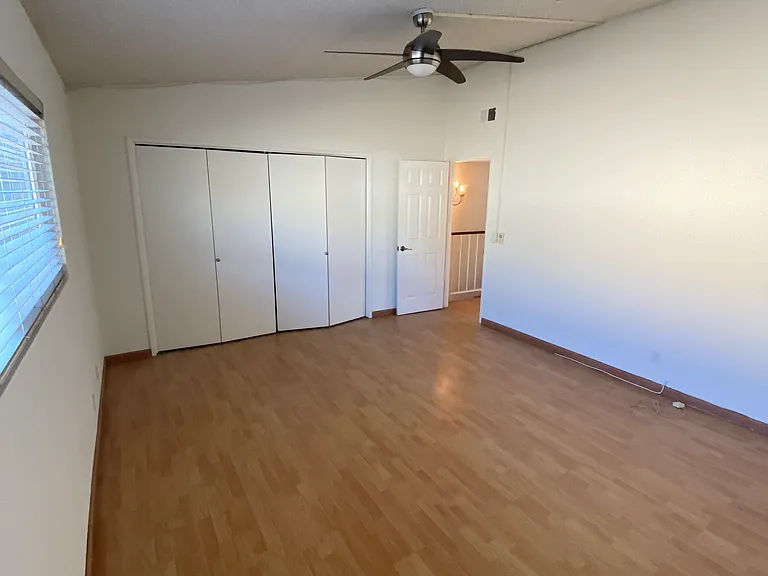 2519 Vanderbilt Ln #1 — Photo 12