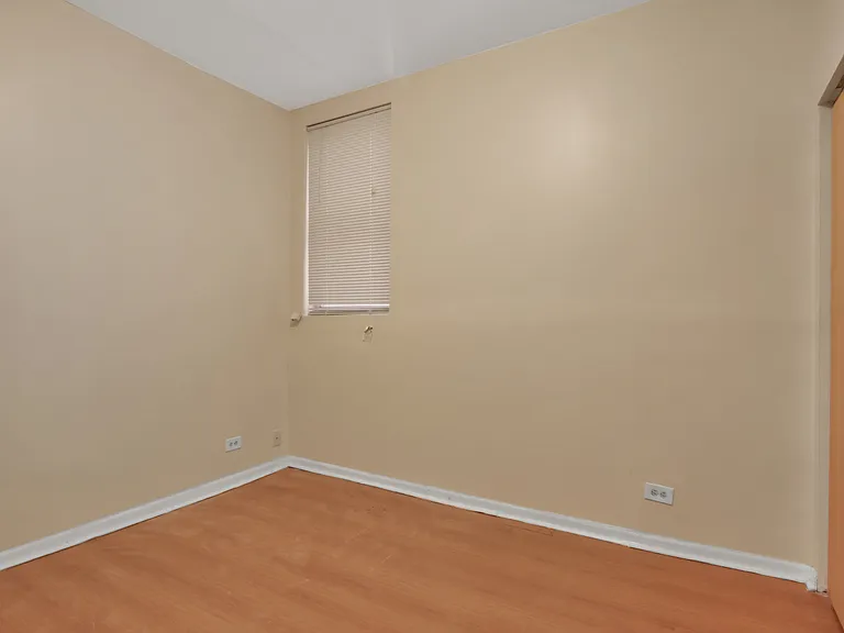 3800 S Emerald Ave #1R — Photo 4