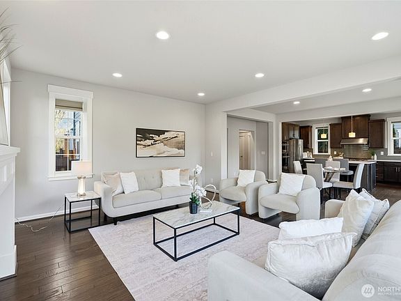 5th image of 1447 247th Avenue NE