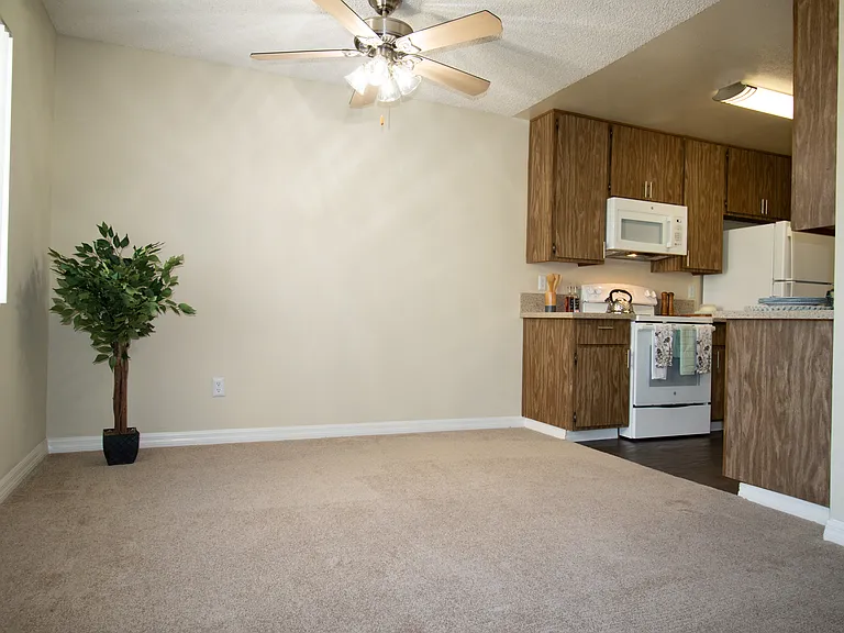 Gold Coast Apartments — Photo 51