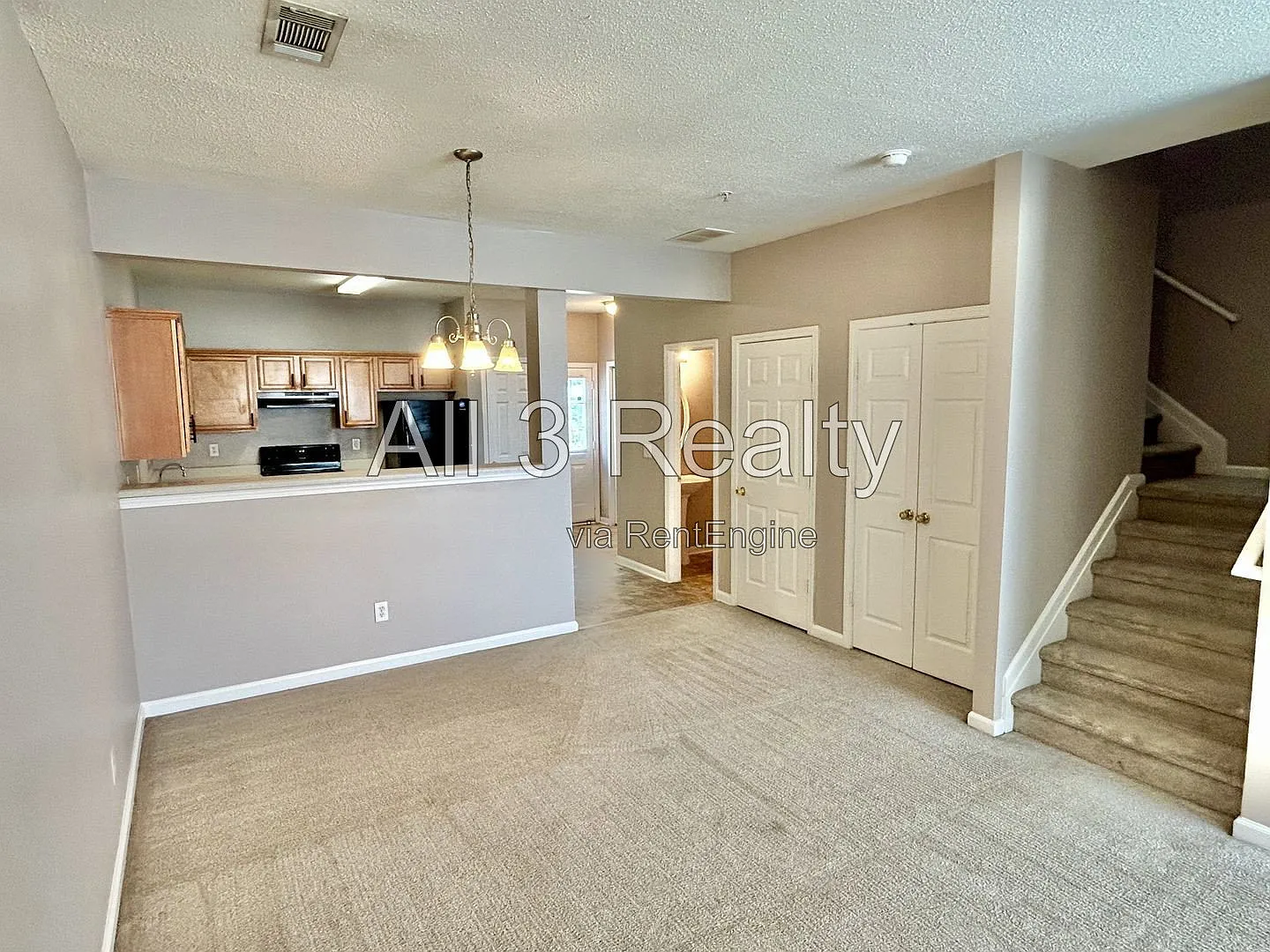 3 bed, 2.5 bath, 1440 sqft, $1,560 — Photo 2