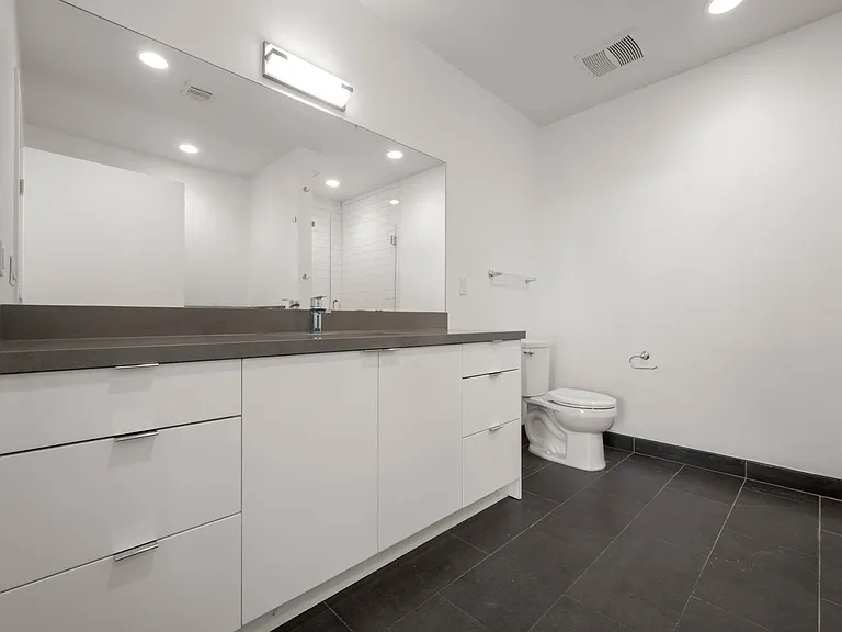 1215 S Bedford — Photo 18