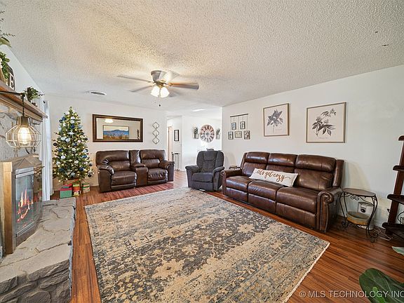 5th image of 8611 N 163rd East Ave