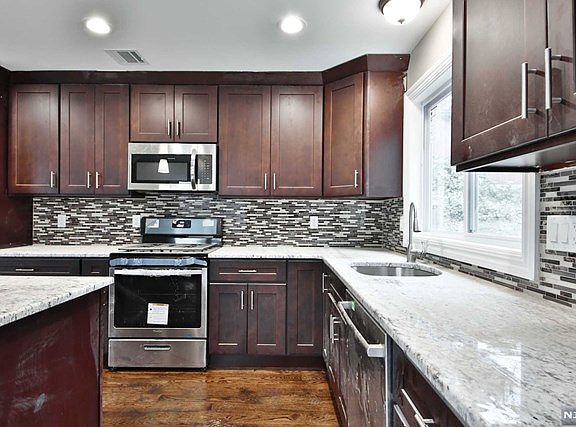 4th image of 19 Westminster Pl Unit 1