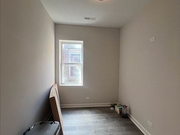 5th image of 948 N Damen Ave #2F