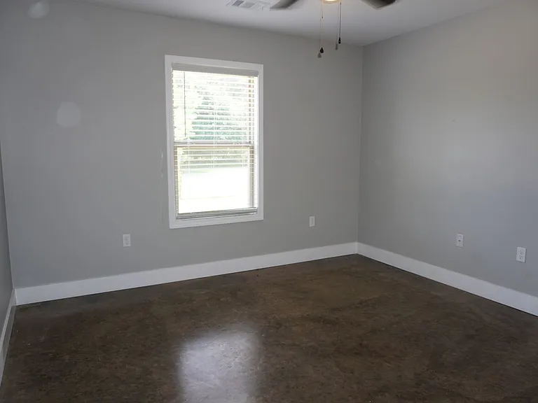 410 W Matthews Ave — Photo 22
