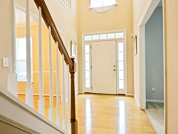 3rd image of 117 High Creek Ct