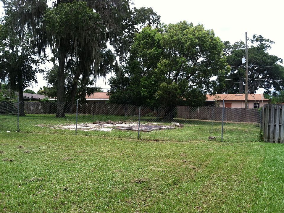 2nd image of 4600 S Shore Rd