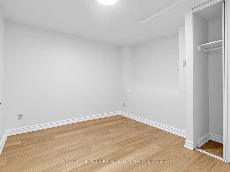 11 Valley Centre Dr #BASEMENT — Photo 30