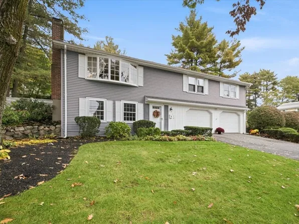 150 Scott Cir, Dedham, MA 02026