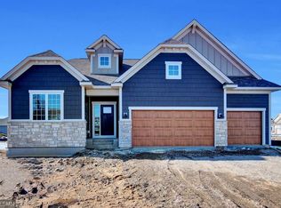208 Prairie Way, Bayport, MN 55003