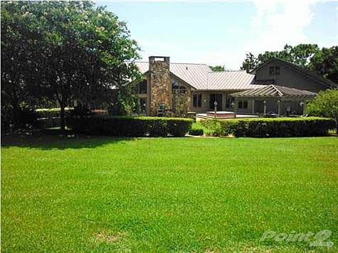HUGE REAR YARD