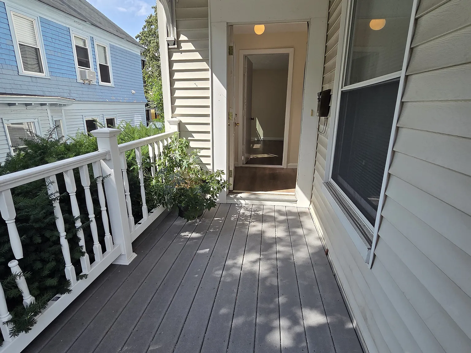 2 bed, 1029 sqft, $2,100 — Photo 2