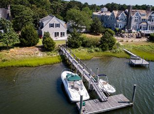 409 Monomoscoy Rd, Mashpee, MA 02649