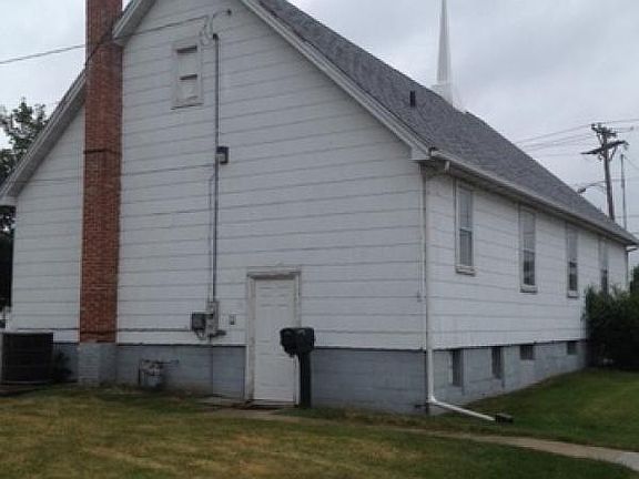 2nd image of 501 W 2nd St