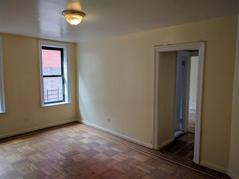 2nd image of 3525 Bainbridge Ave APT 3F