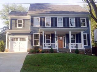 9516 Kentstone Dr, Bethesda, MD 20817