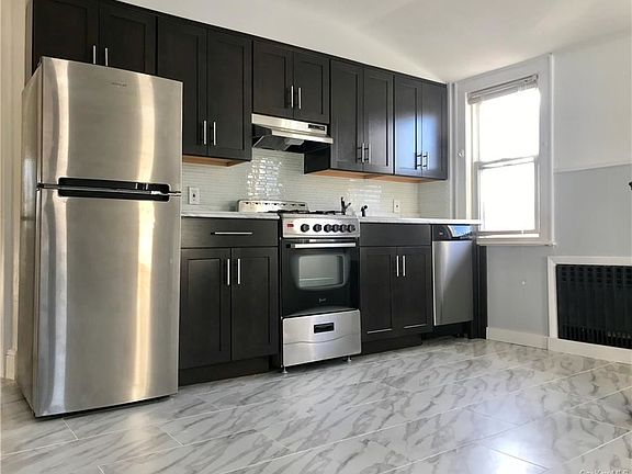 2nd image of 156 Montgomery St #3