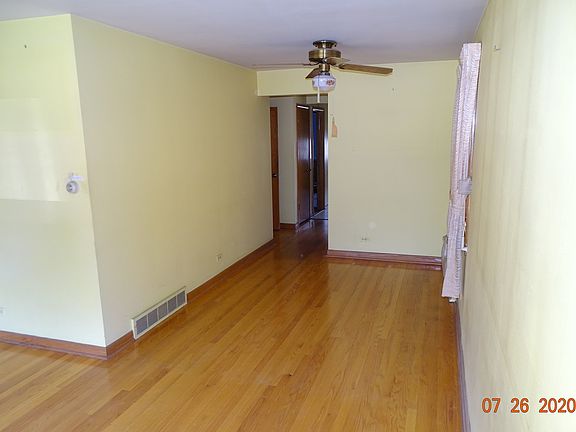 4th image of 5315 N Nagle Ave