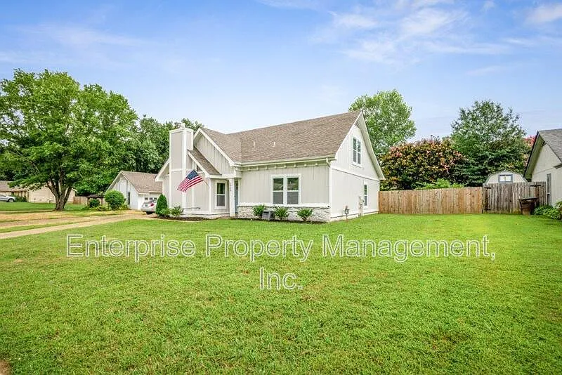 3 bed, 2.0 bath, 1520 sqft, $2,595 — Photo 3