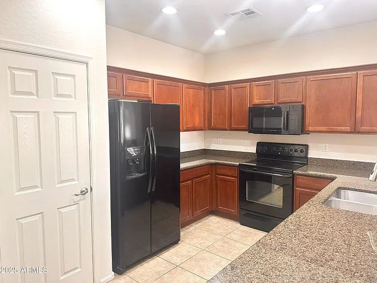 4230 E Linda Ln — Photo 7