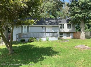 401 Riverside Dr, Bayville, NJ 08721