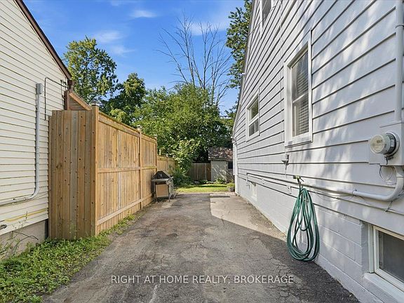5th image of 63 Plymouth Ave