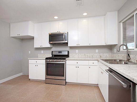5th image of 881 Billow Dr