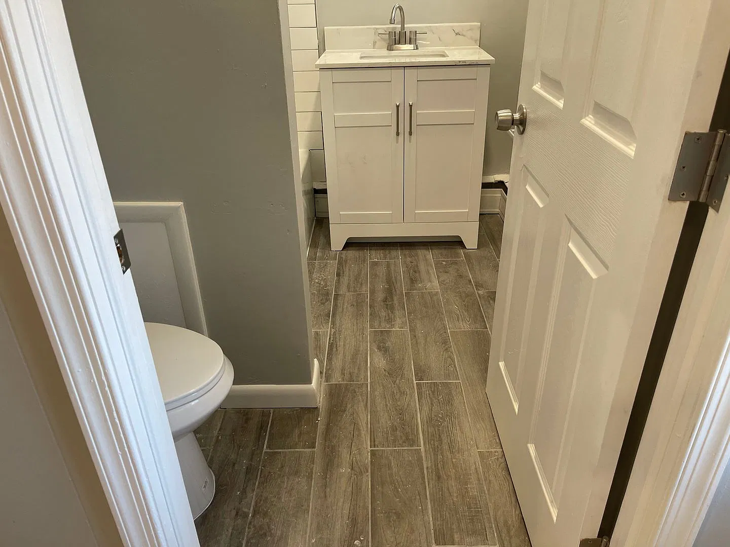 201 Main - Ackerman — Photo 4