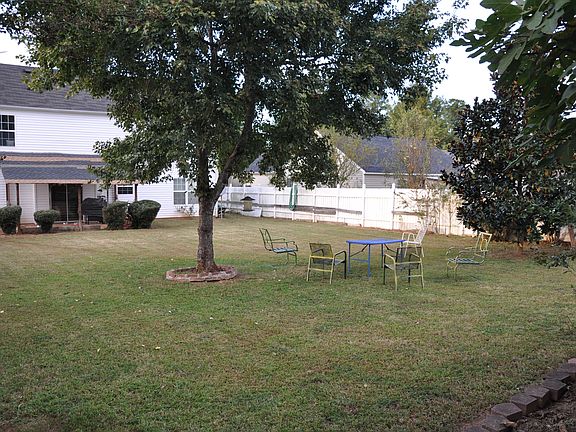 2nd image of 2703 Buena Vista Cir