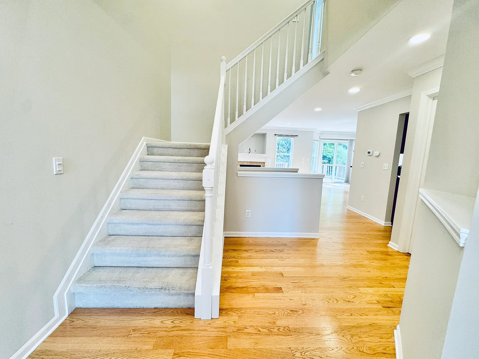 3 bed, 2.5 bath, 1586 sqft, $2,700 — Photo 4