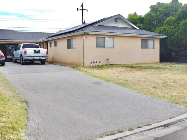 3292 Debbie Ln, Riverside, CA 92501